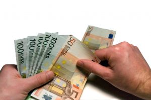 Zorgpremie daalt met 372 euro voor wanbetalers